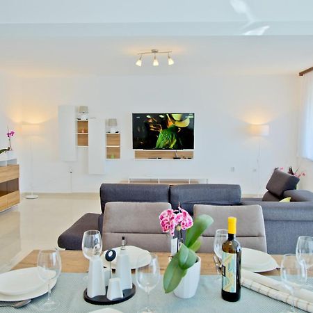 Apartment Karolina - Green Oasis بولا المظهر الخارجي الصورة