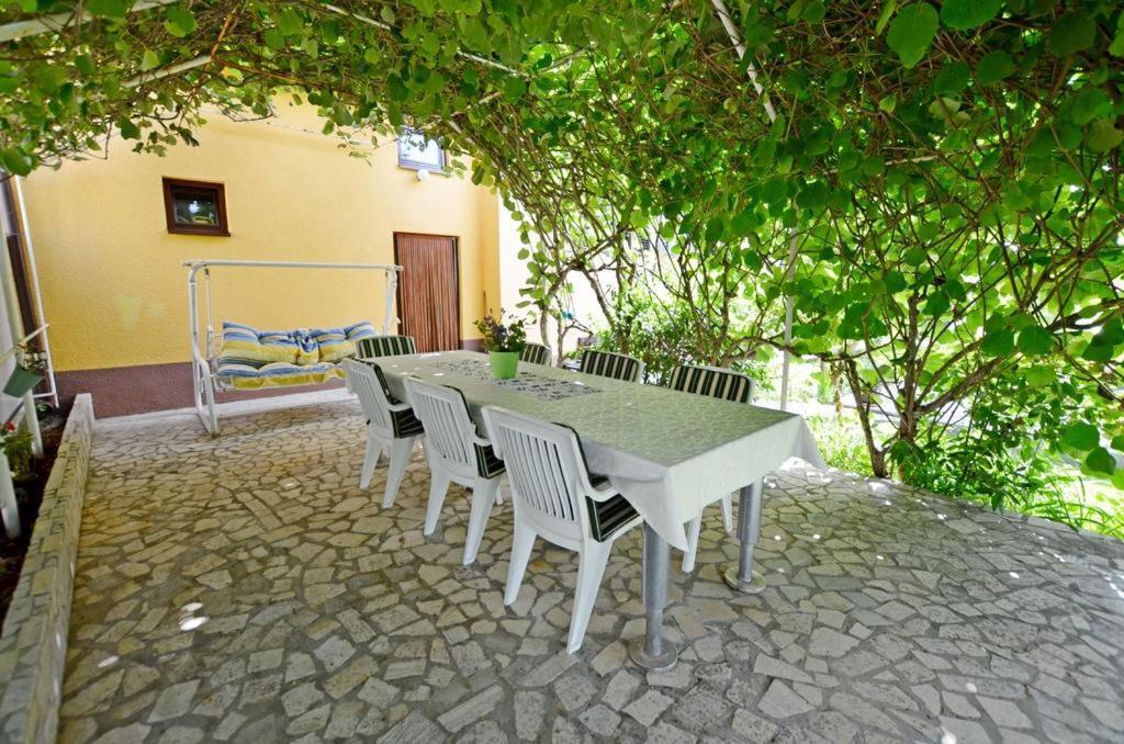 Apartment Karolina - Green Oasis بولا المظهر الخارجي الصورة