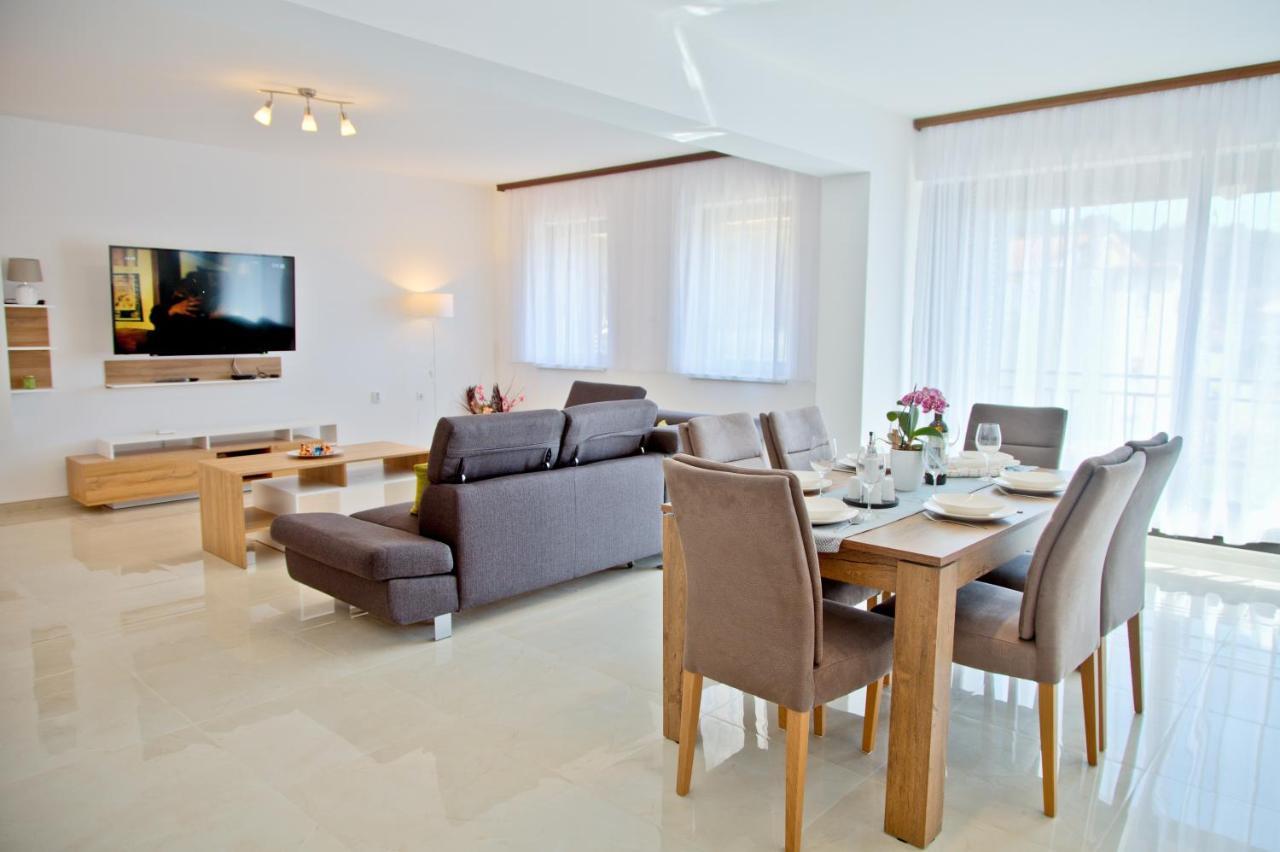 Apartment Karolina - Green Oasis بولا المظهر الخارجي الصورة
