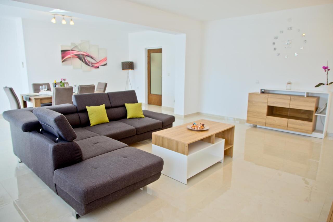 Apartment Karolina - Green Oasis بولا المظهر الخارجي الصورة