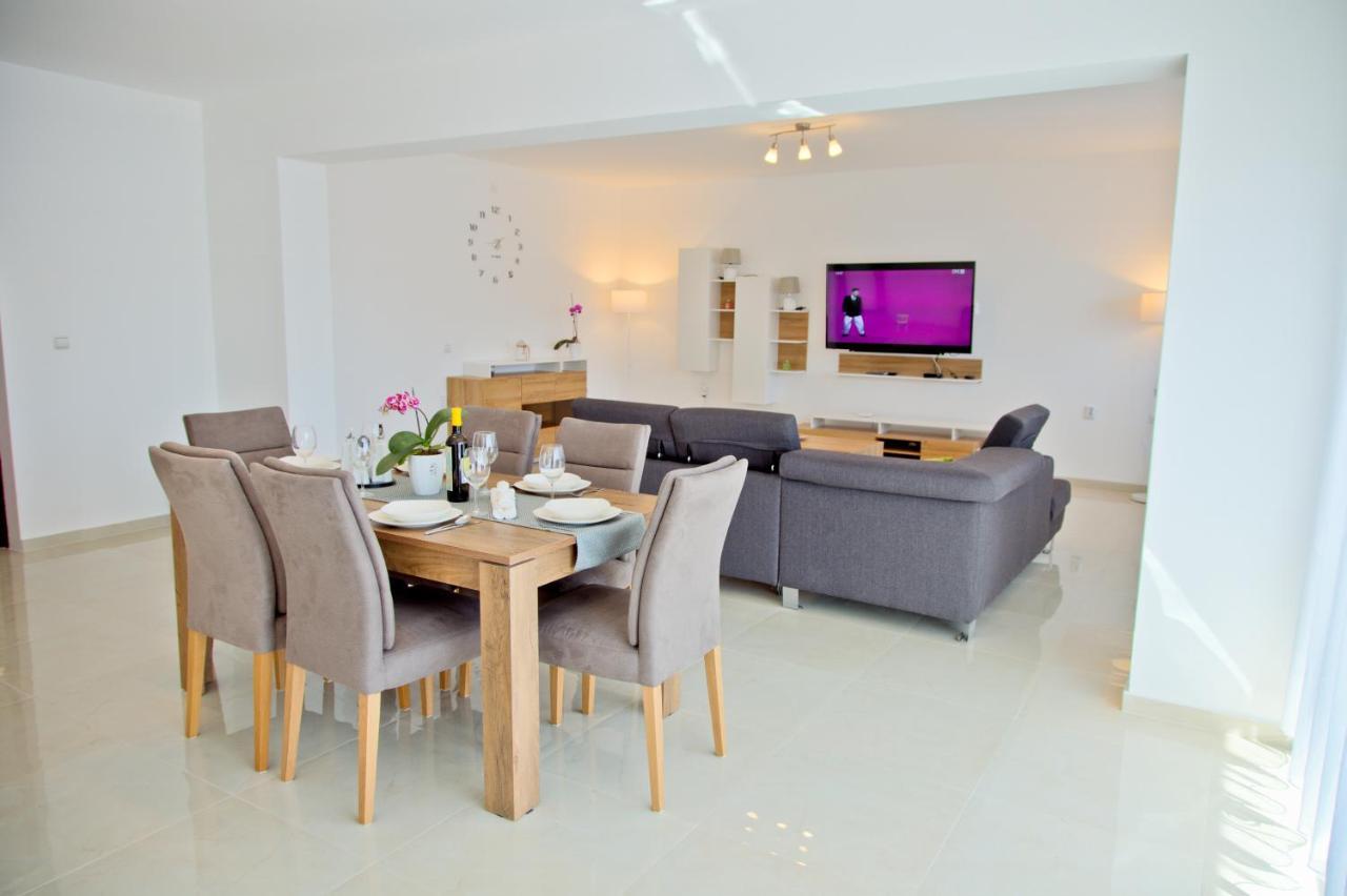 Apartment Karolina - Green Oasis بولا المظهر الخارجي الصورة